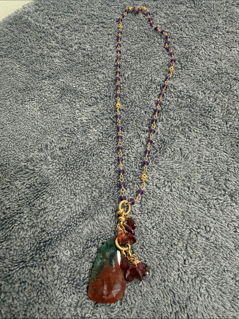 Neiman Marcus Green and Brown Agate Pendant Necklace with Garnet Drops
